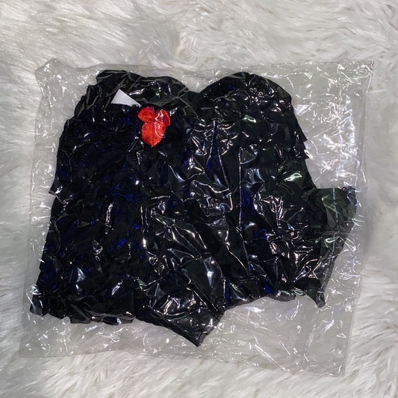 New! Ruffled Bottom Size Small - Picture 2 of 3